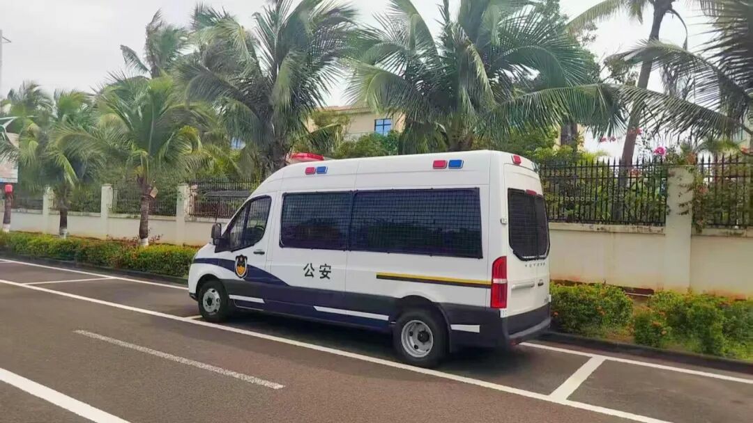 宇通警力輸送車奔赴海南，為自貿港封關構筑安全防線
