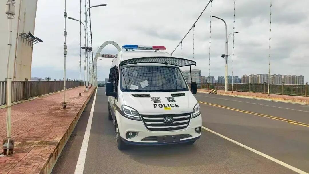 宇通警力輸送車奔赴海南，為自貿港封關構筑安全防線