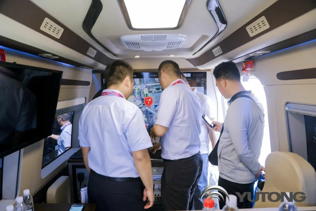 宇通警力輸送車奔赴海南，為自貿港封關構筑安全防線